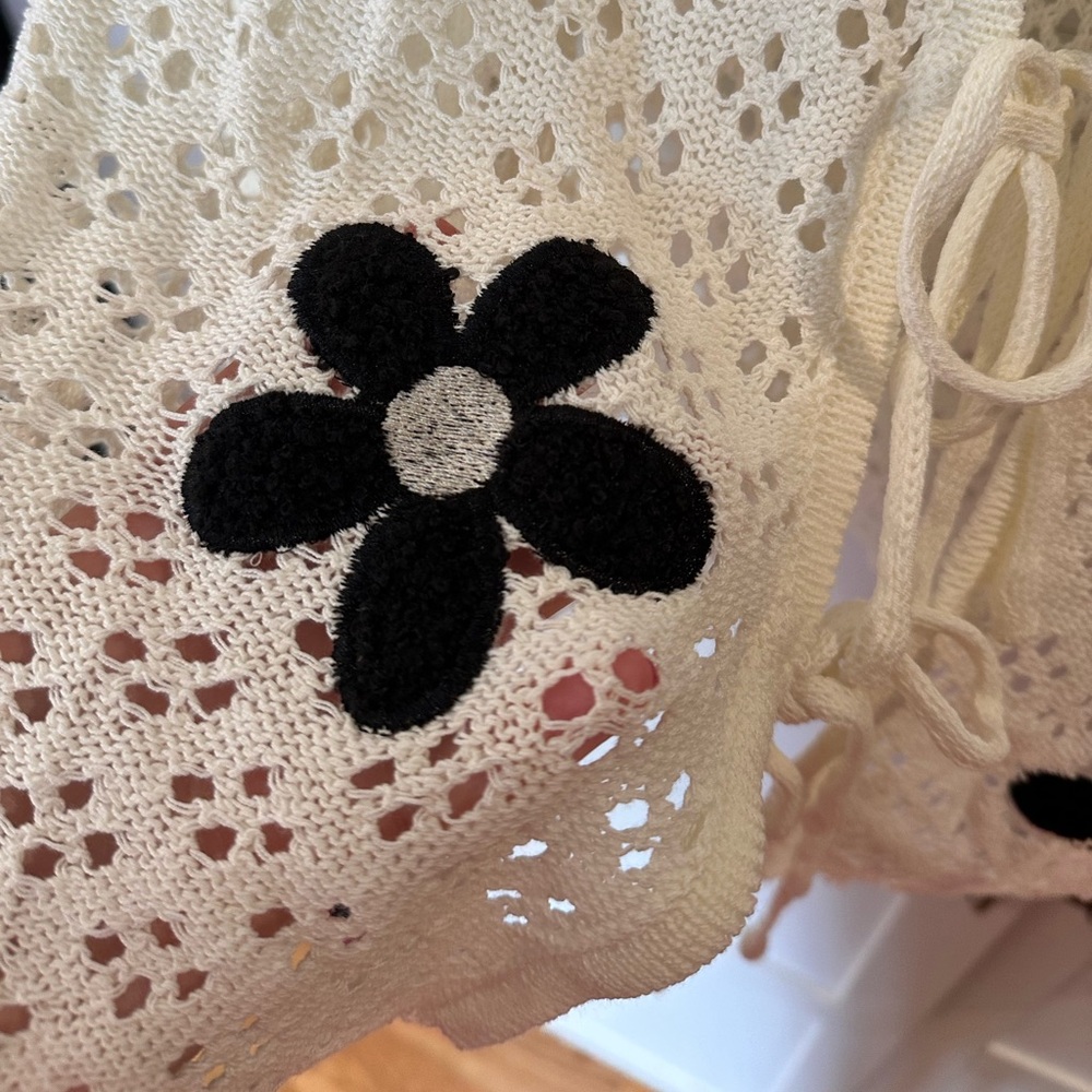 Cider Cream and Black Floral Knit Cardigan - Picture 5 of 7